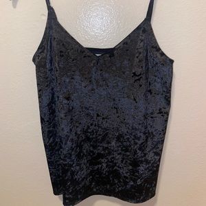 Hollis yet black velvet top